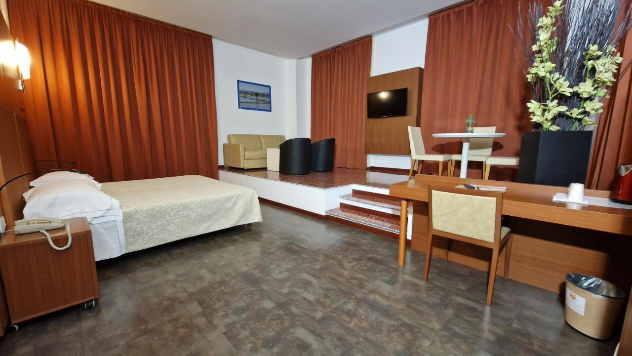נוברה Bella Italia Palace Hotel מראה חיצוני תמונה