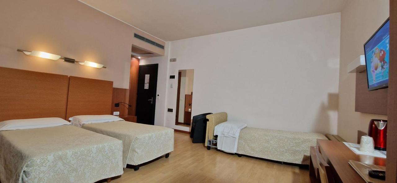 נוברה Bella Italia Palace Hotel מראה חיצוני תמונה