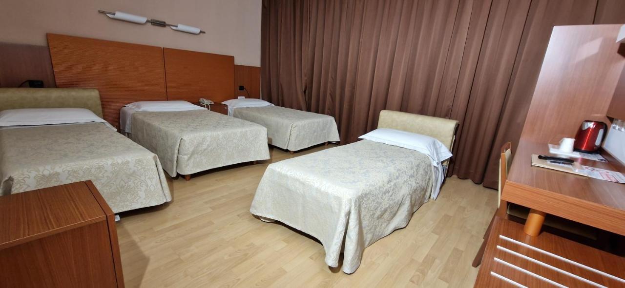 נוברה Bella Italia Palace Hotel מראה חיצוני תמונה