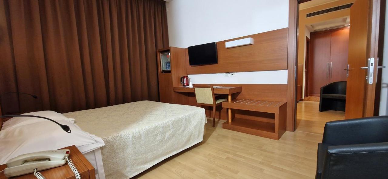 נוברה Bella Italia Palace Hotel מראה חיצוני תמונה