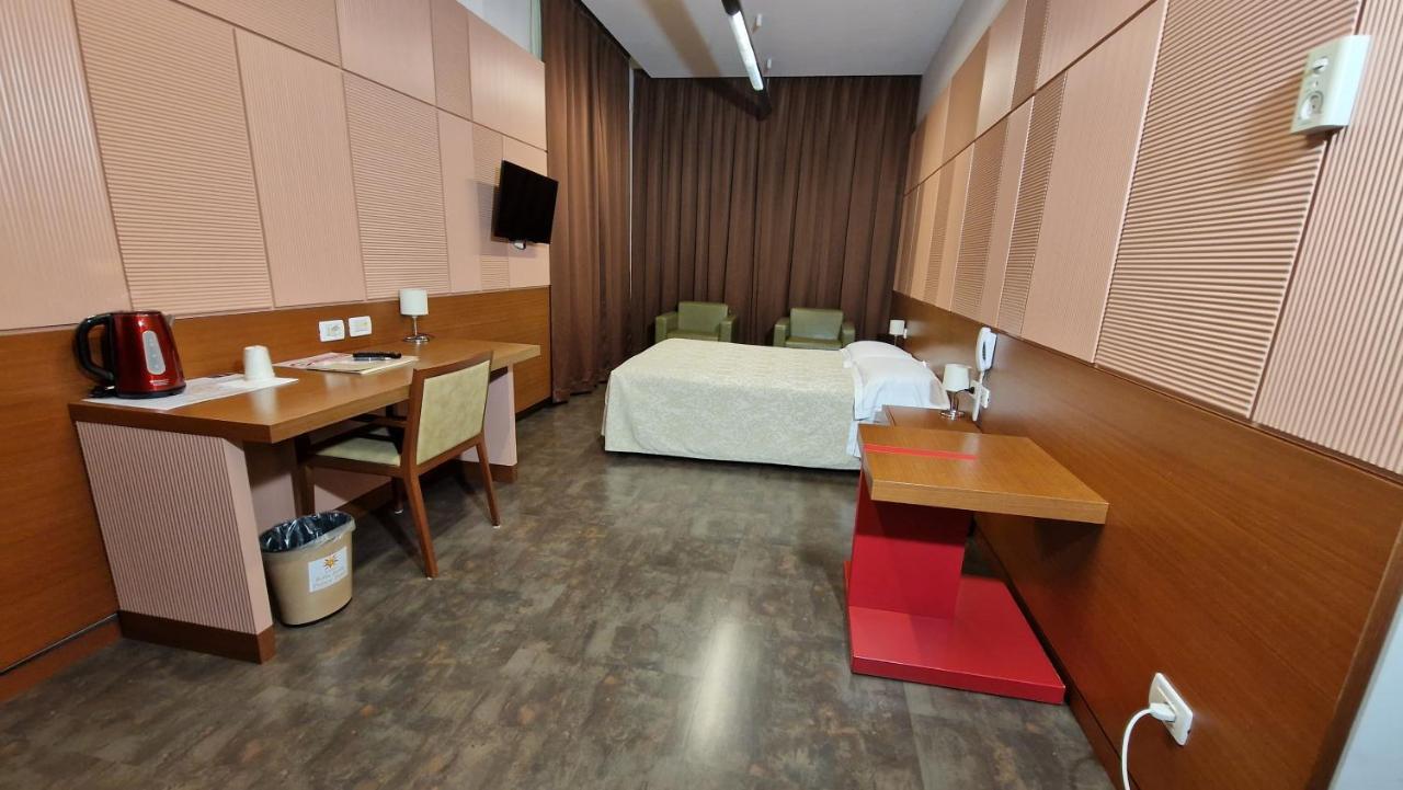 נוברה Bella Italia Palace Hotel מראה חיצוני תמונה