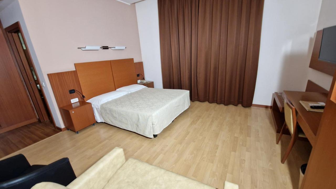 נוברה Bella Italia Palace Hotel מראה חיצוני תמונה