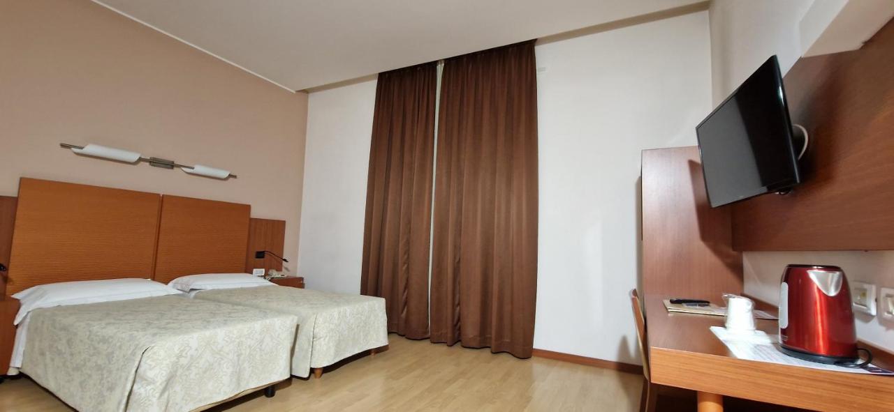 נוברה Bella Italia Palace Hotel מראה חיצוני תמונה