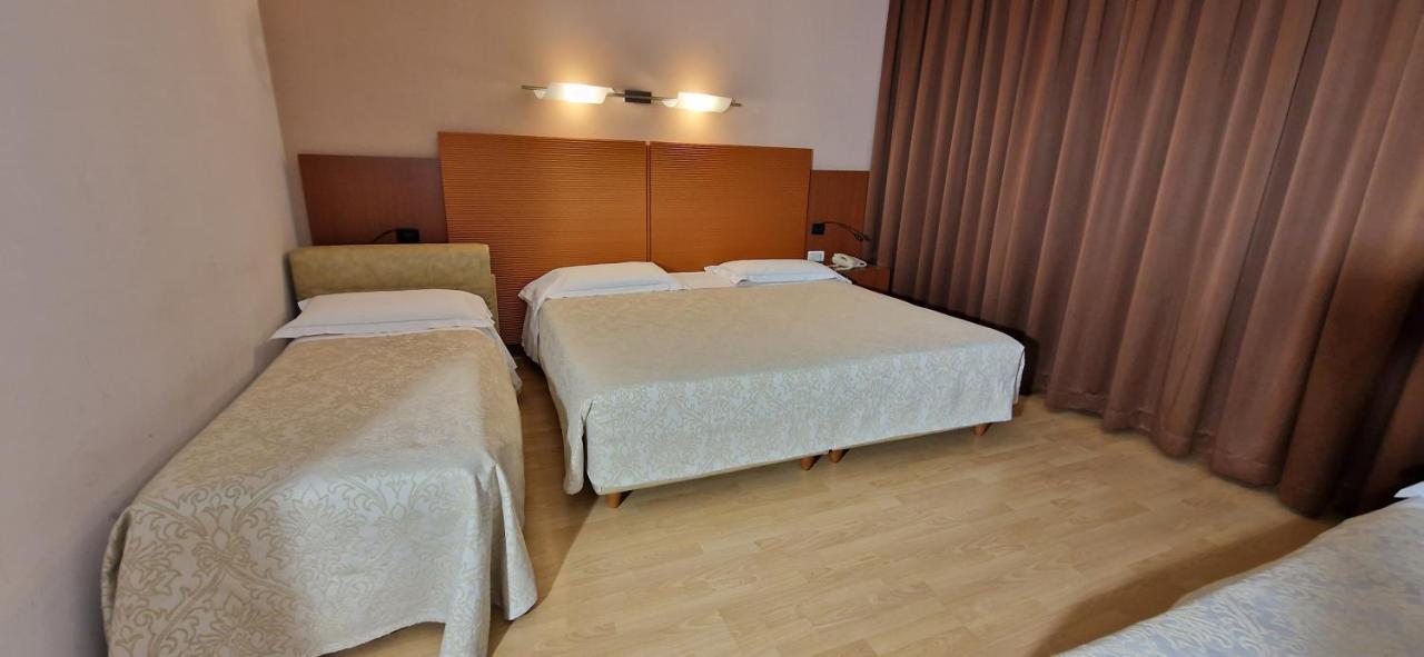 נוברה Bella Italia Palace Hotel מראה חיצוני תמונה
