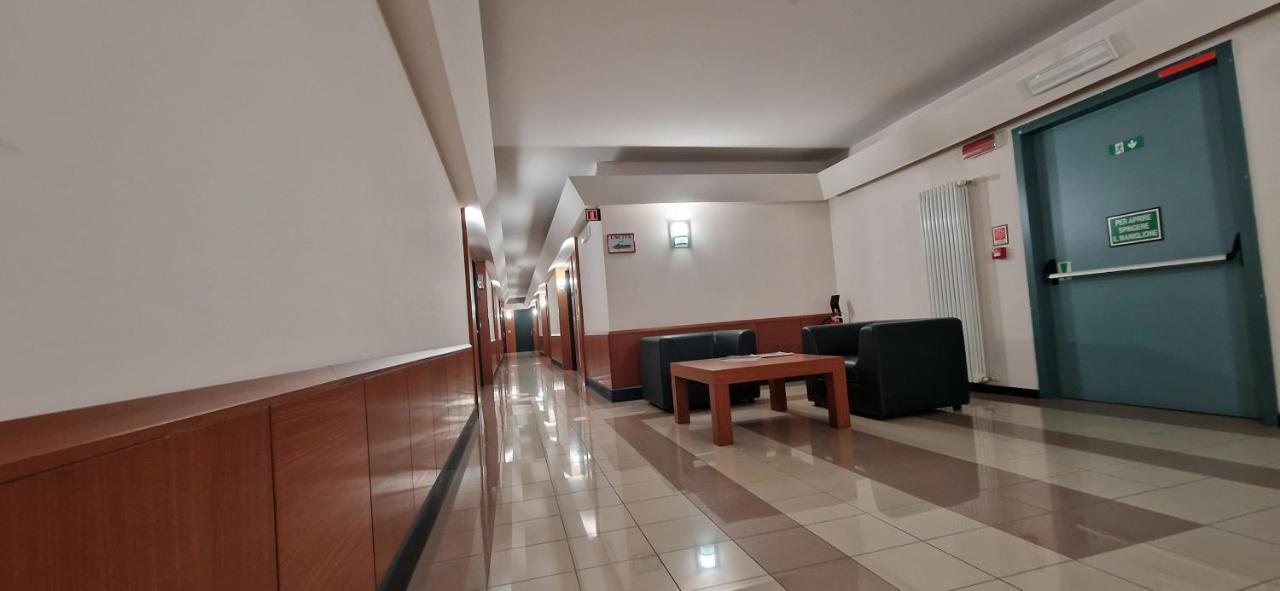 נוברה Bella Italia Palace Hotel מראה חיצוני תמונה