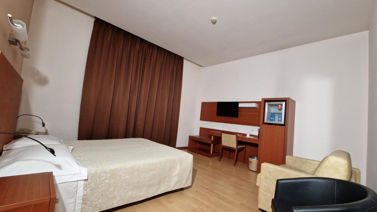 נוברה Bella Italia Palace Hotel מראה חיצוני תמונה