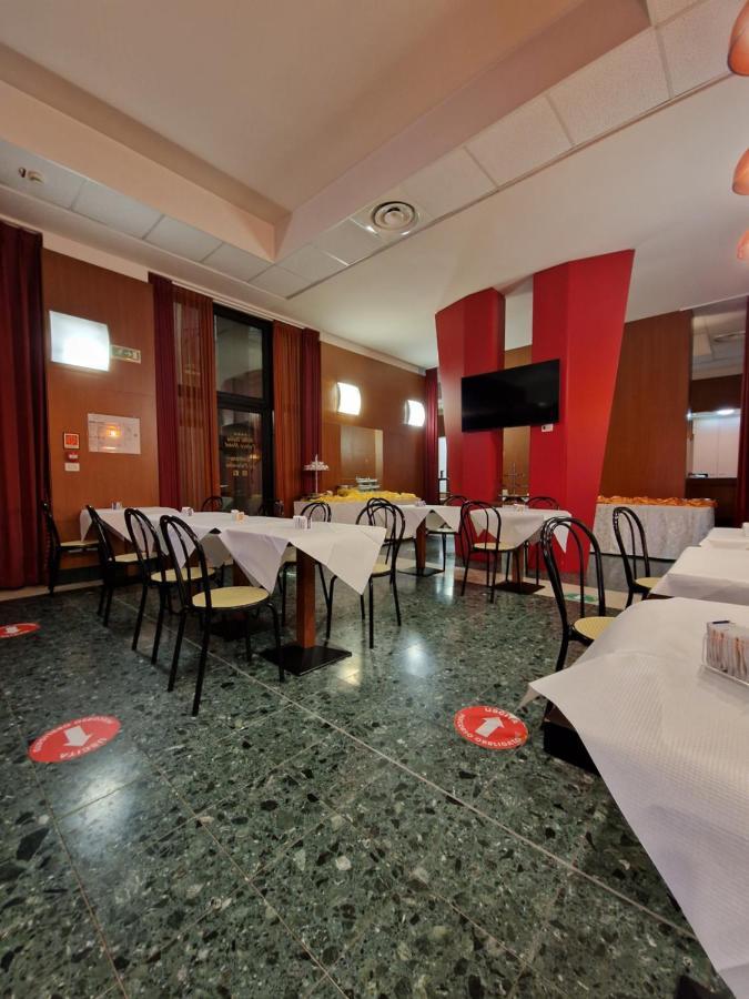 נוברה Bella Italia Palace Hotel מראה חיצוני תמונה