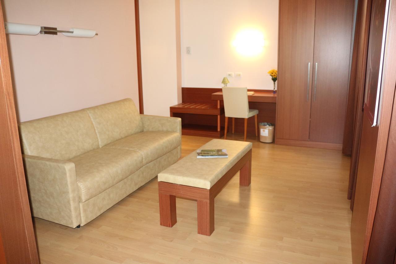 נוברה Bella Italia Palace Hotel מראה חיצוני תמונה