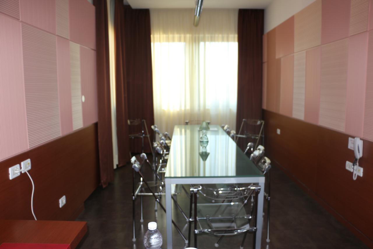 נוברה Bella Italia Palace Hotel מראה חיצוני תמונה